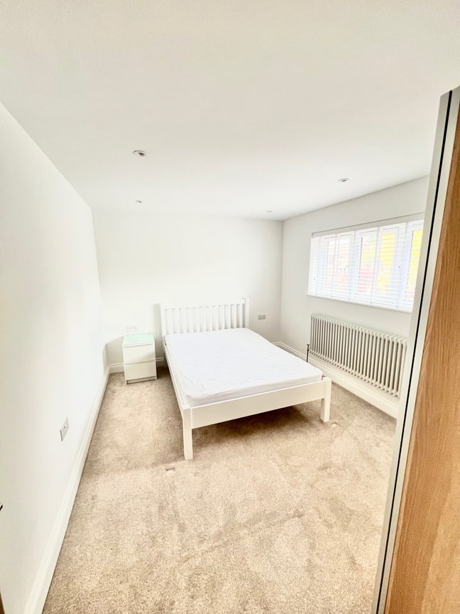 Double Room in a New House in Summertown Main Photo
