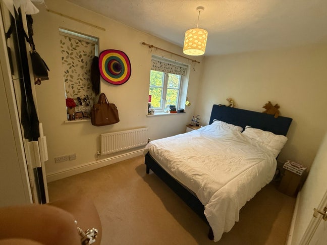Bright Double Room in Modern House Main Photo