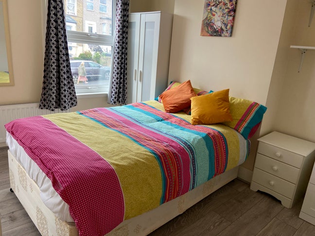 Double room, friendly houseshare, all bills Main Photo
