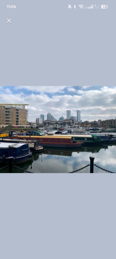 2 Doubles in large Limehouse flat Main Photo