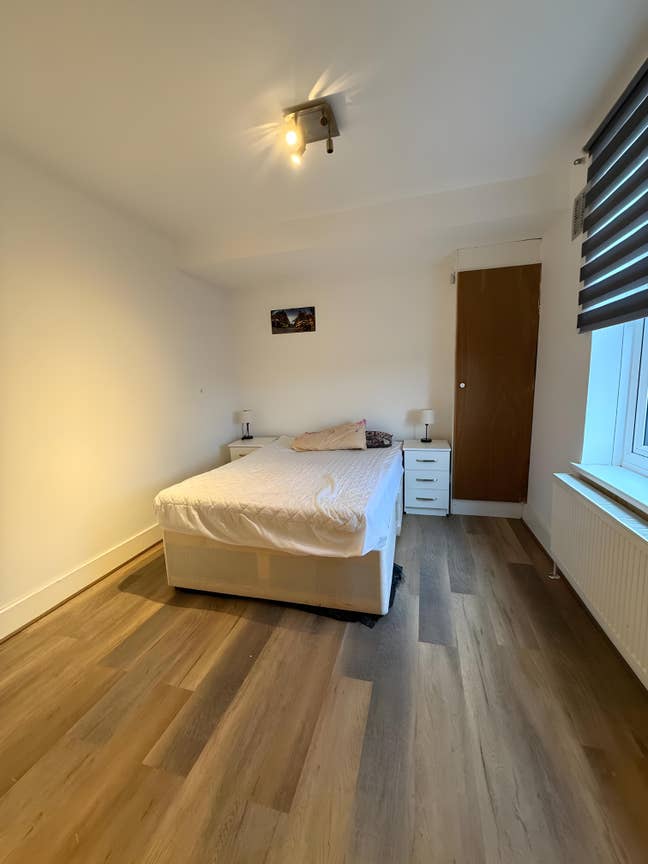 3 Bedroom Flat with 2 Bathrooms & Living Room Main Photo