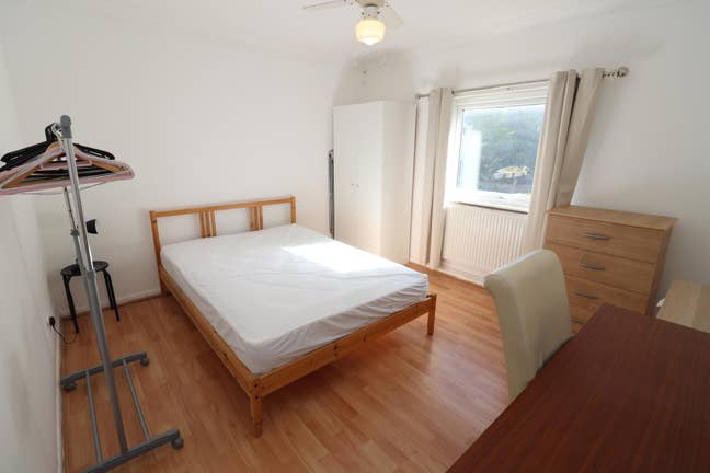 2 Bright Rooms–on the road to King’s Cross+Garden Main Photo