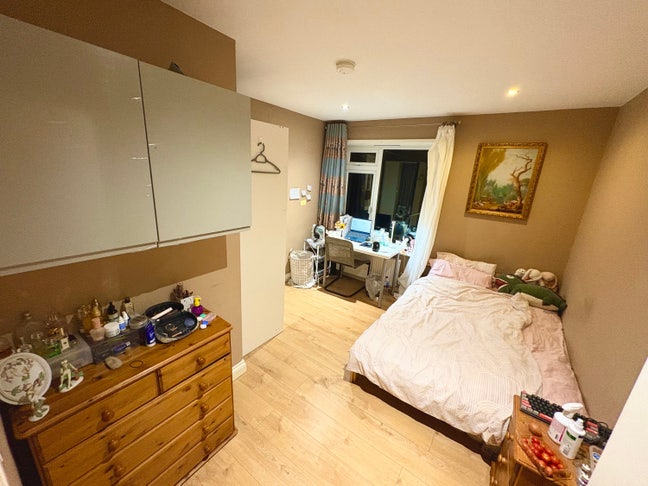 Ensuite room Mayfield road house  Main Photo