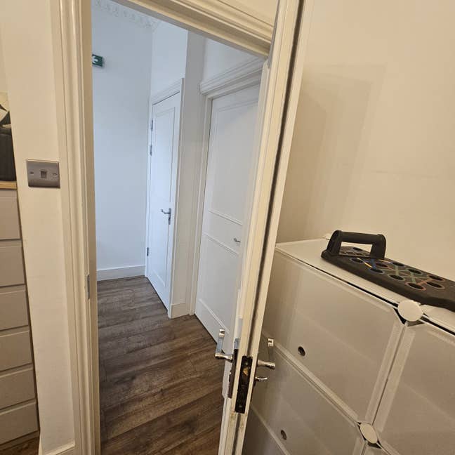 King Size Ensuite Room Available Now Main Photo