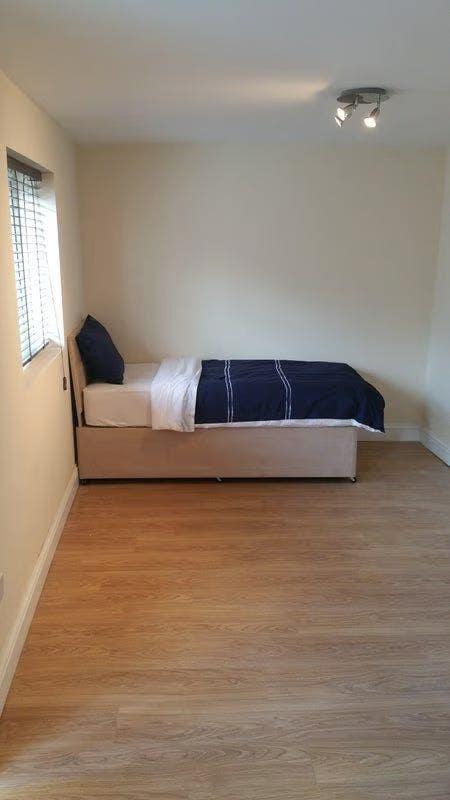 Furnished studio flat in Hayes, UB4 (Bills Inc.) Main Photo