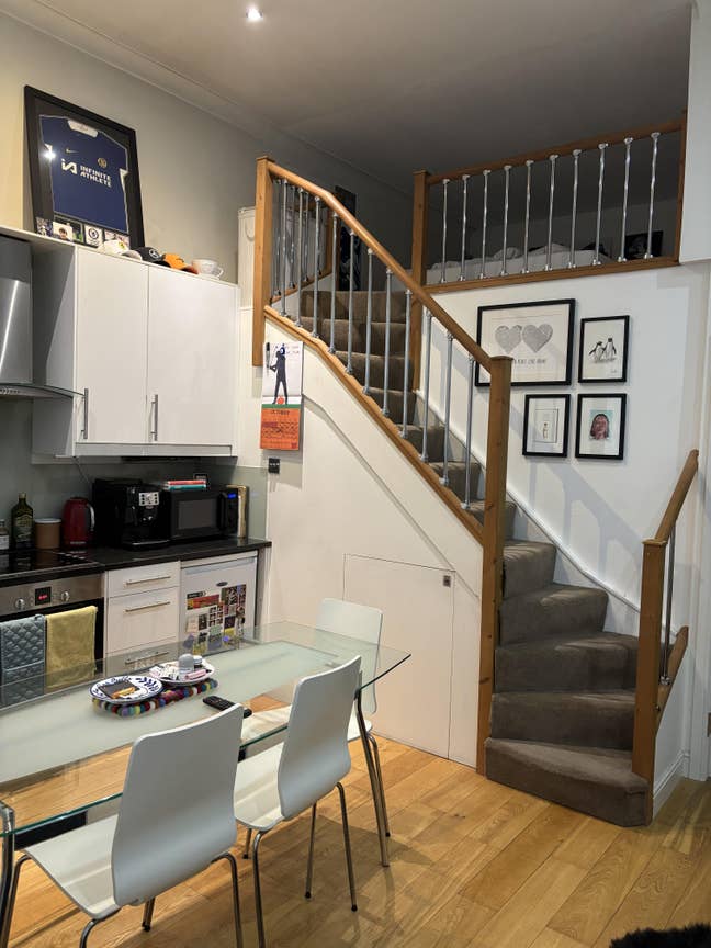Entire Flat in Chelsea Main Photo
