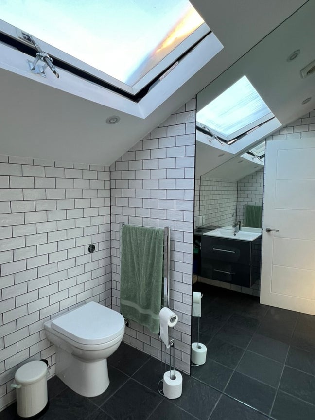 Loft bedroom with ensuite Main Photo
