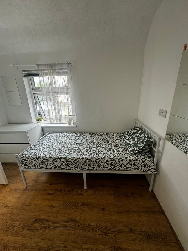 Single rooms with attached bathroom in Plaistow Main Photo