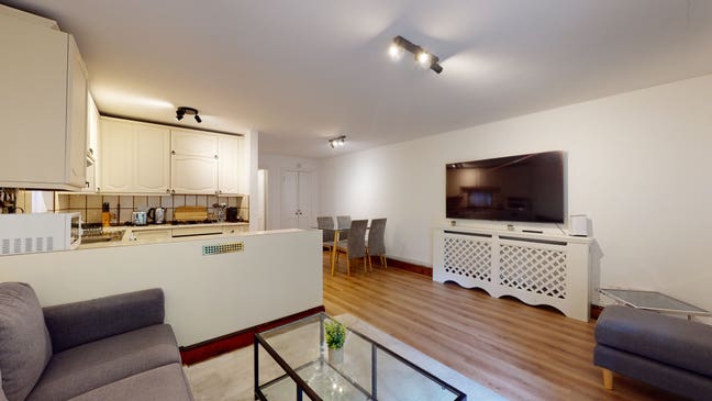 2 BED FLAT- W9 Main Photo
