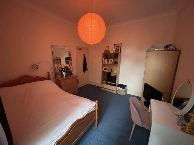 Wood green N22 Large Furnished Room Main Photo
