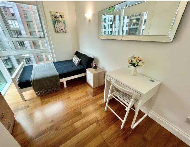 Lovely room in Crossharbour Main Photo