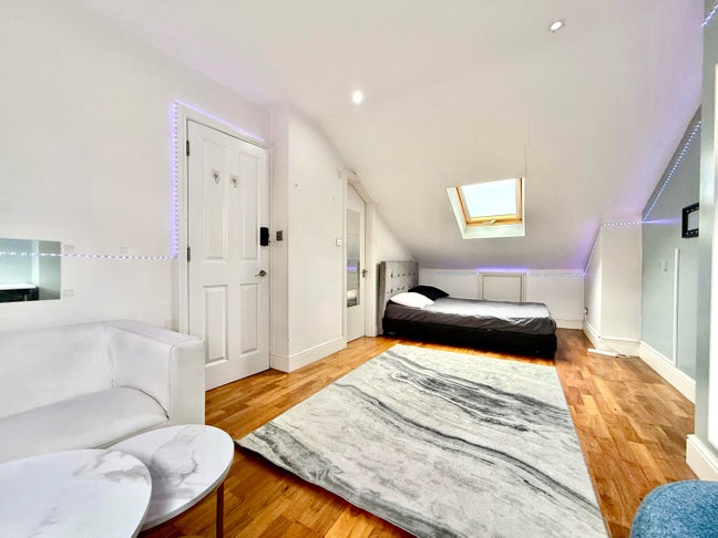 Battersea Power Station Rooms + Digitally Lockable Main Photo