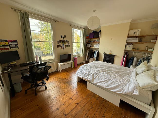 Master Bedroom in De Beauvoir/Dalston Main Photo