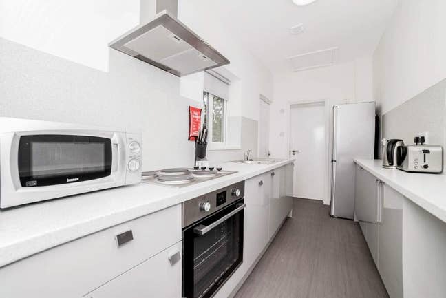 Windsor Street NG9 2BW - 4 Bedroom House share  Main Photo