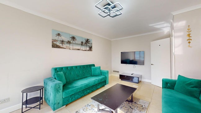 Presenting a lovely flat to rent in Tyburnia.  Main Photo