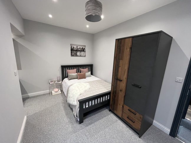 Studio Room with All Bills Included Main Photo