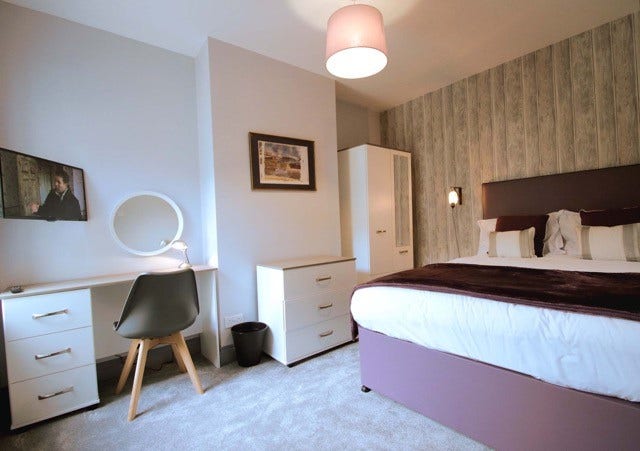 Professional House Share in the Heart of Old Town Main Photo