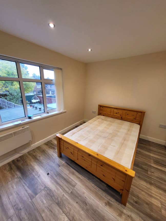 Double ensuite room available in Dudley😃 Main Photo