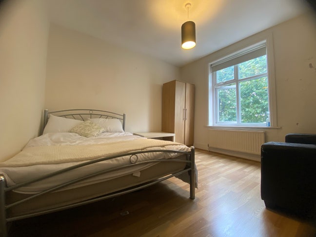 Spacious Double Room in Camden Town Main Photo