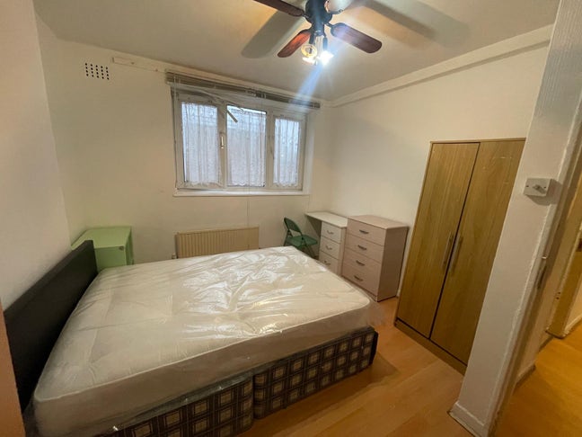6 New Rooms in 6bed flat inc bills near Aldgate  Main Photo