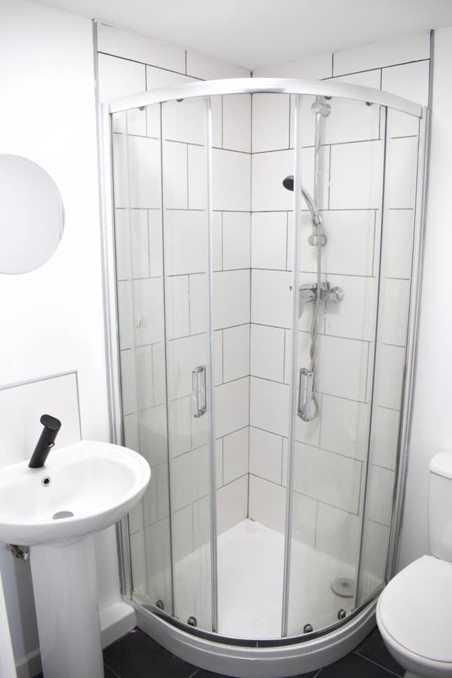 Three Bedroom Apartment Share  Main Photo