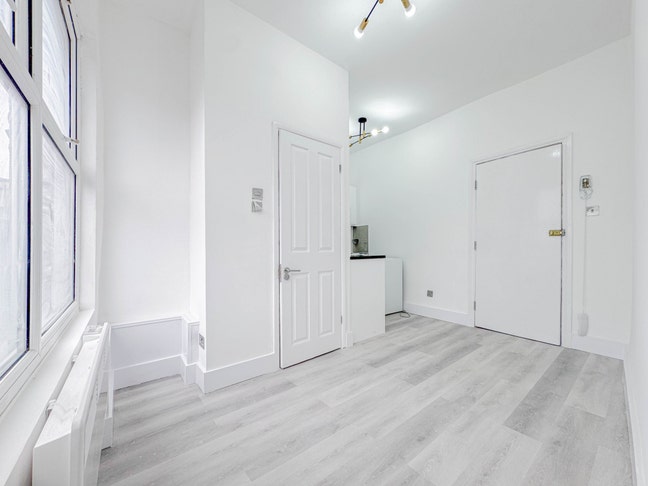  Lovely studio flat in N15 Main Photo