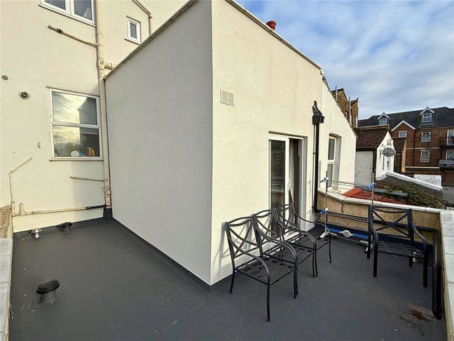 1-Bed Flat - South Norwood – Only £950pcm! Main Photo