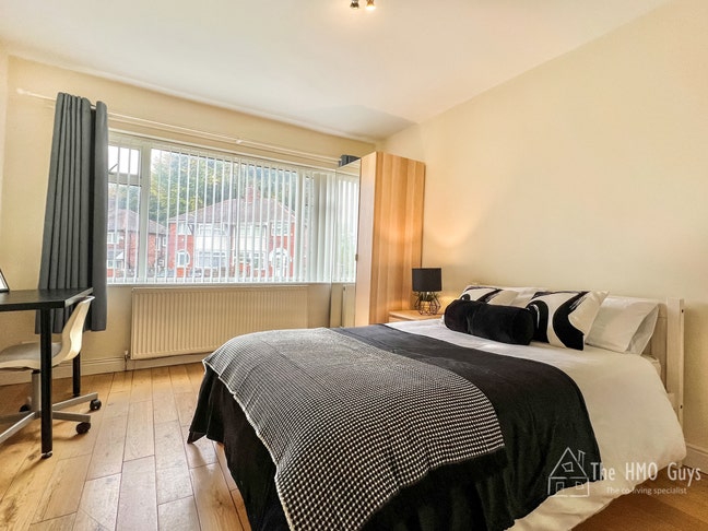 Beautiful Home From Home - Salford  Main Photo