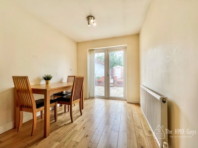 Beautiful Home From Home - Salford  Main Photo