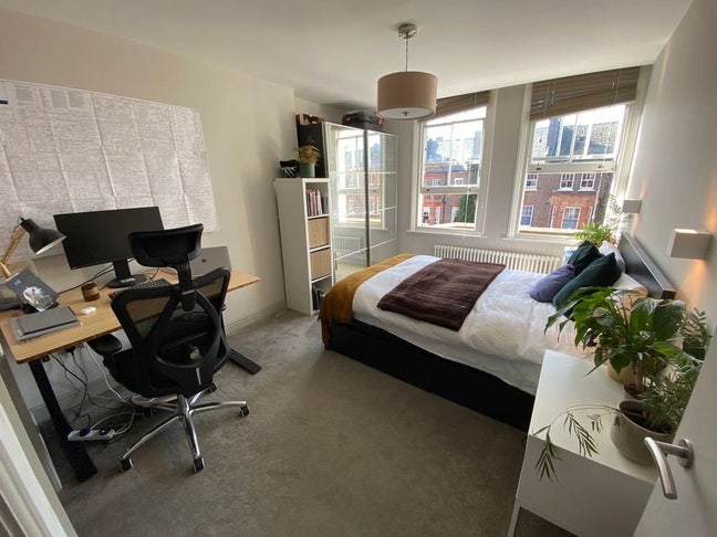 Lovely Quiet Bedroom with En-suite in NW6 Main Photo