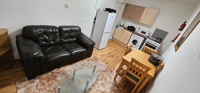 1 bed flat, BILLS INC, Near transpor,amenities.etc Main Photo