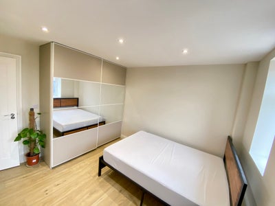 Newly rebuilt duplex in the heart of Bermondsey Main Photo