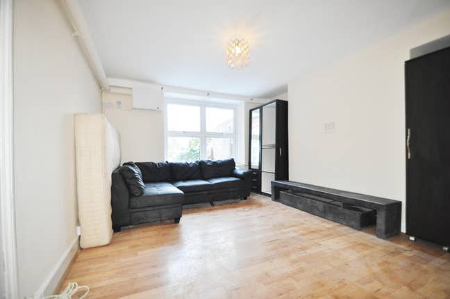 A massive studio flat to rent in Highgate, N6 Main Photo