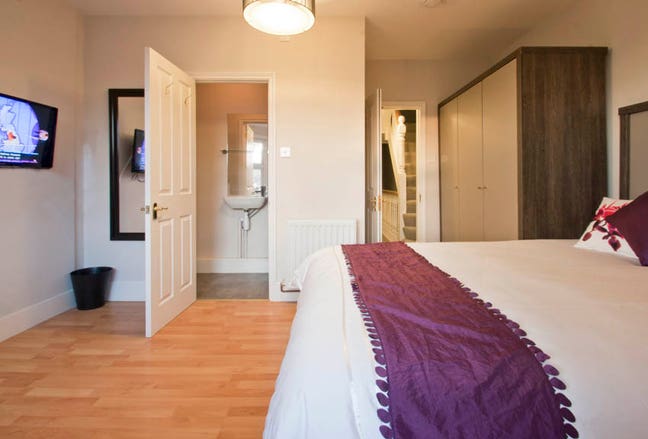 Professional House Share  Main Photo