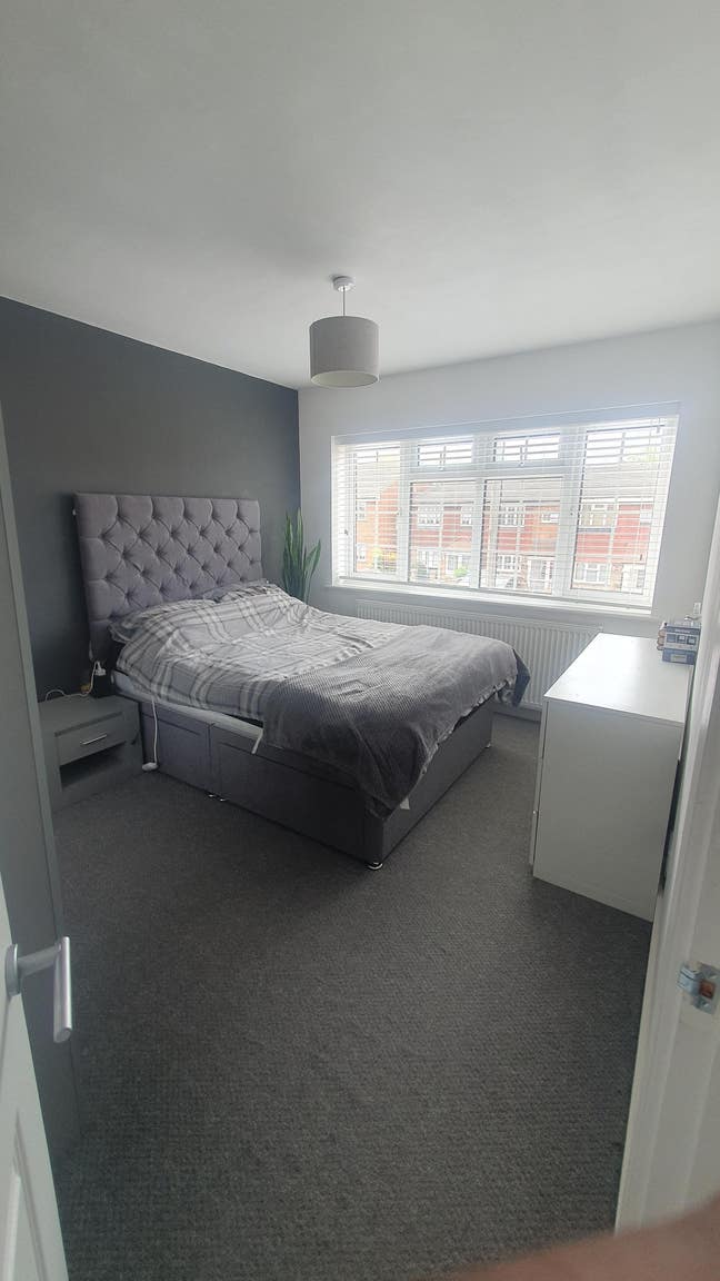 Double Room on quiet street Main Photo