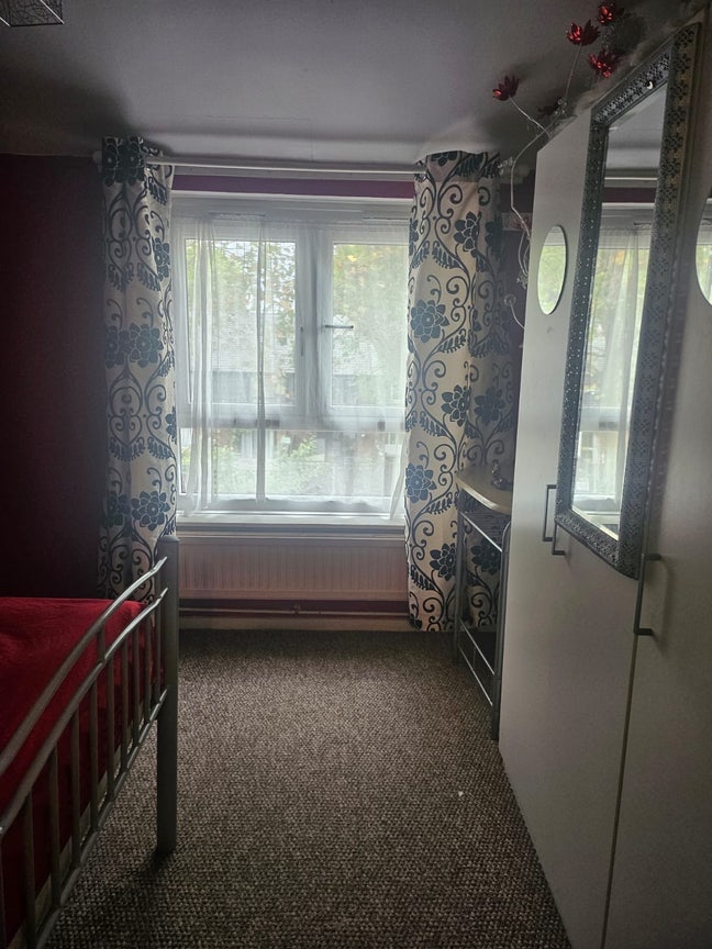 Large Double Room + Single Room Main Photo