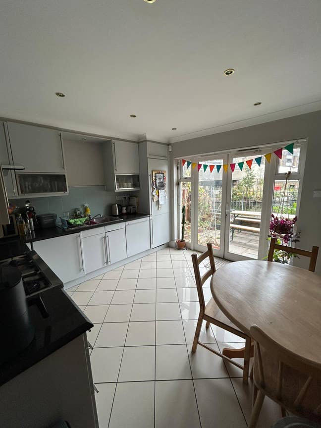 Big Double Room 12th Jan 2026 Victoria Park Main Photo