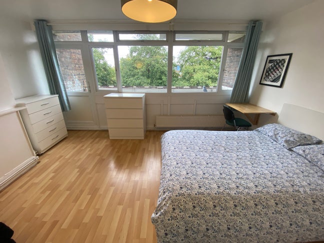 Amazing Rooms! Perfect Location! Main Photo
