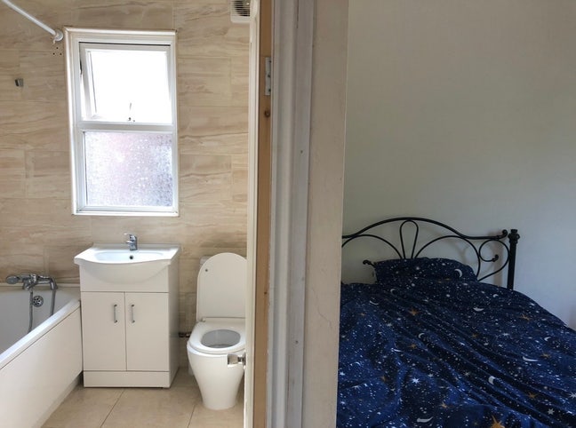 1 en-suite and double room Available Luton Town Main Photo