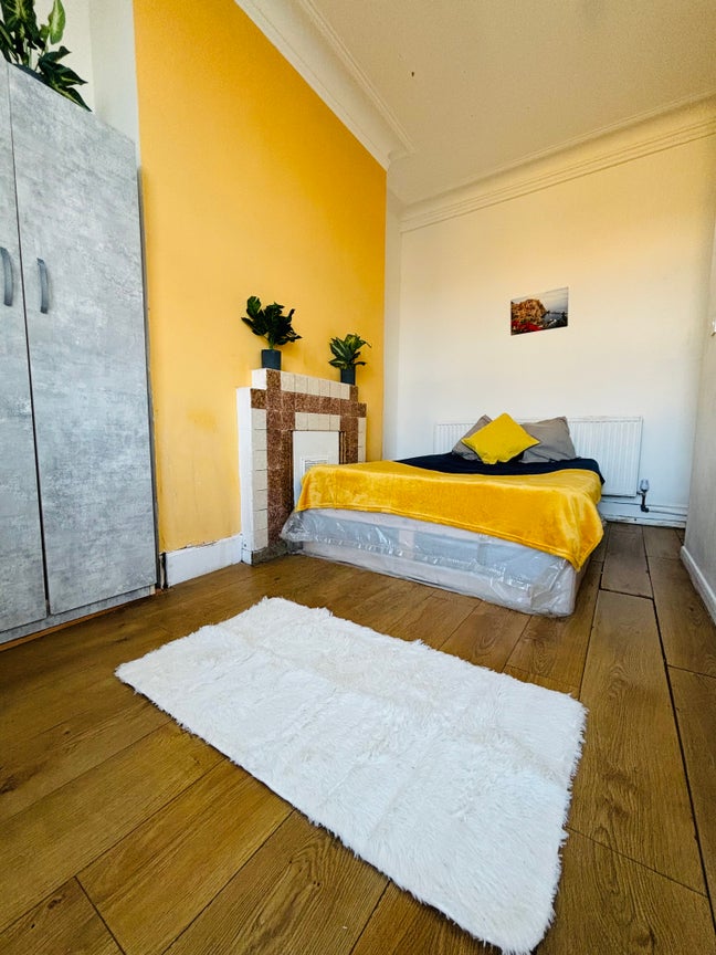 Single Room – Queen's Park W9 Main Photo