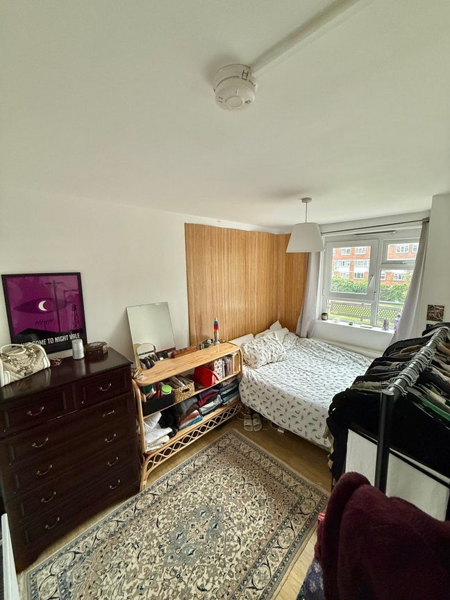 Double room in friendly girls flat in Hoxton ✨ Main Photo