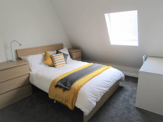 Super Affordable Double Room in PE2 Main Photo