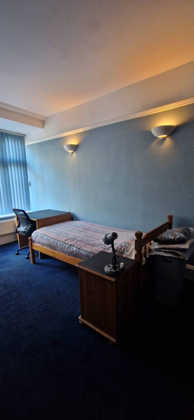 Large room near Uni and RBH Main Photo