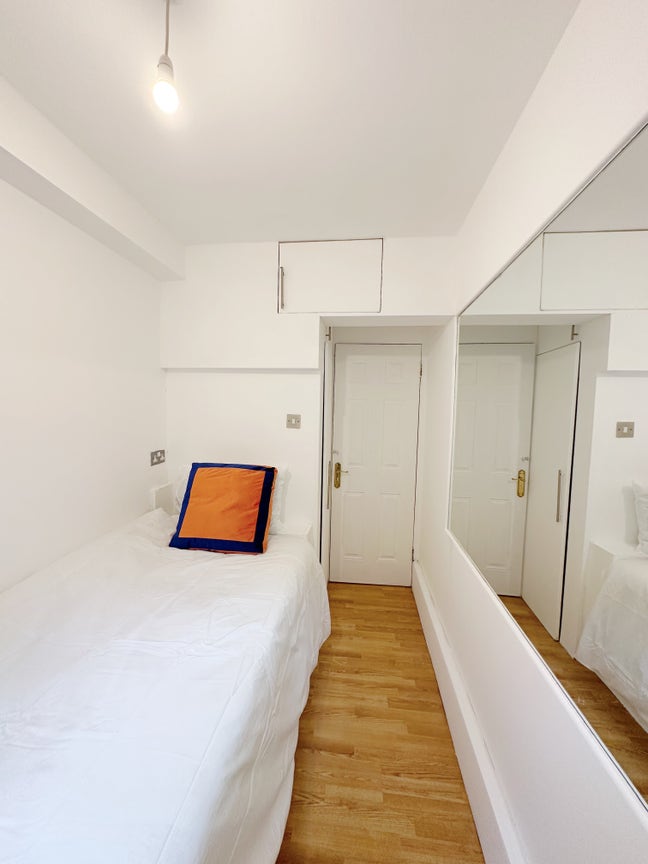 / Double room Available in Park West Building Main Photo
