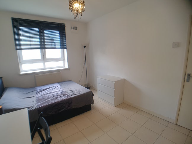 Book today,New XXL Room, 8 mins to Aldgate St !!! Main Photo