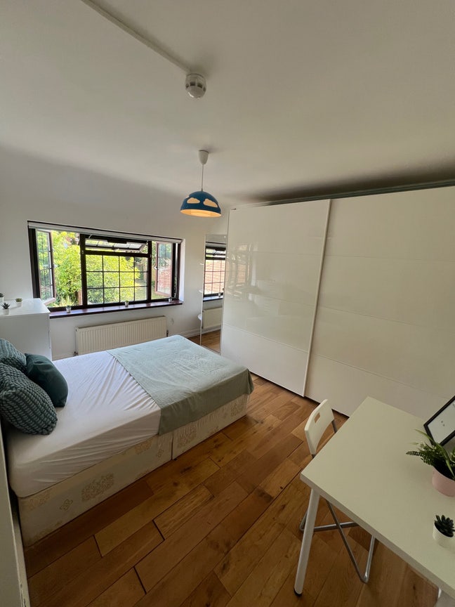 5 Min to Kilburn- Cheap Double Available Now Main Photo