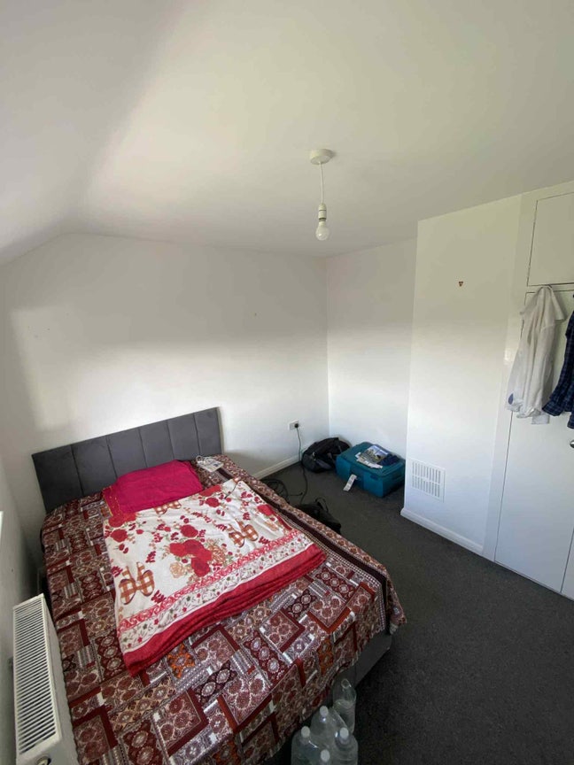Rent  Main Photo