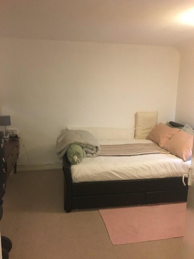 Double room to rent Main Photo