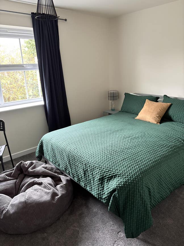 Lovely clean double room available  Main Photo
