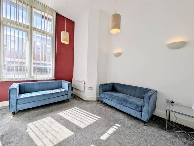 2 bed apartment in the Georgian Quarter Main Photo